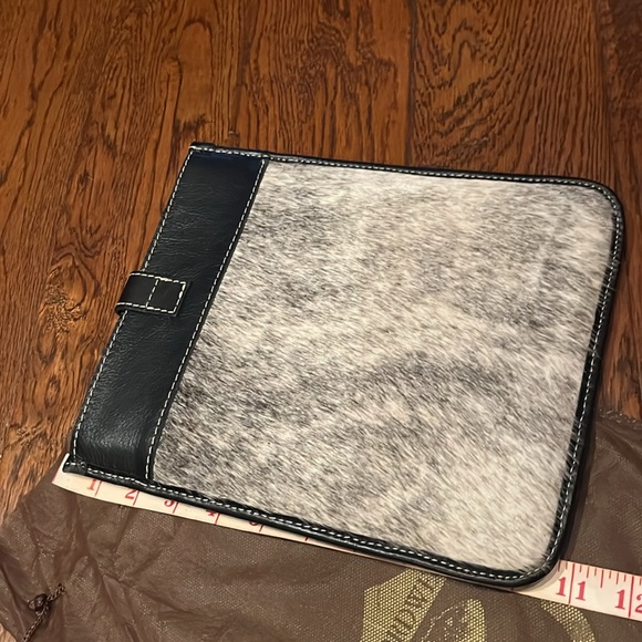 Cow leather iPad case. - Picture 8 of 8